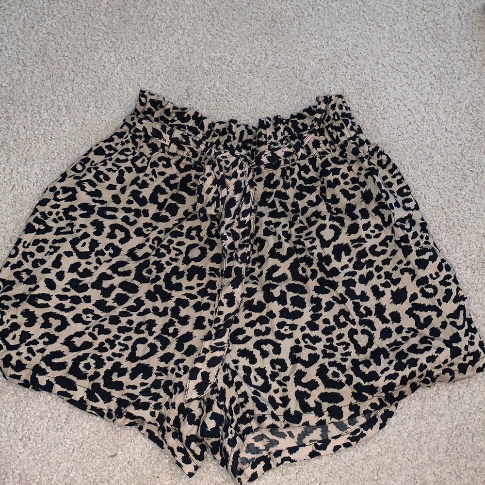 Cheetah flowy shorts